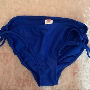 👗Royal Blue String Bikini Bottoms Juniors size L 11-13, never worn